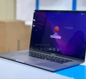 Photo - New Laptop Apple MacBook Pro 2017 16GB Intel Core I7 SSD 512GB