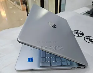 New Laptop HP Stream Notebook 8GB Intel Core I5 HDD 1T