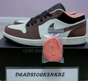 Photo - Air Jordan 1 Low SE Light Chocolate Mocha Black High Shoes