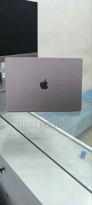 New Laptop Apple MacBook Pro M1 16GB Apple M1 Pro SSD 512GB