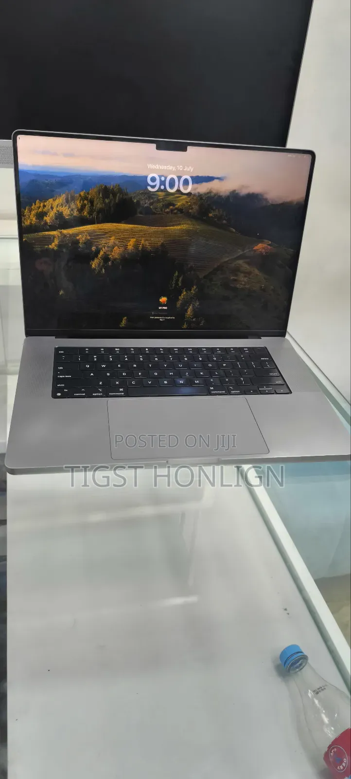 New Laptop Apple MacBook Pro M1 16GB Apple M1 Pro SSD 512GB