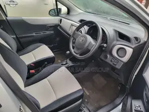 Toyota Yaris 2012 Silver