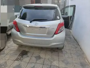 Toyota Yaris 2012 Silver