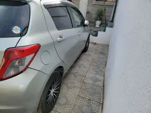 Toyota Yaris 2012 Silver
