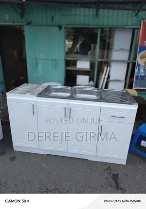 Photo - 1,60cm ሲንክ ያለው ኪችን ካብኔት