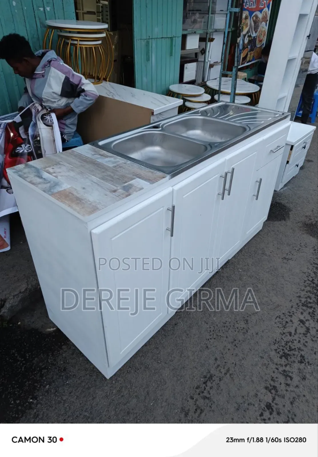 1,60cm ሲንክ ያለው ኪችን ካብኔት