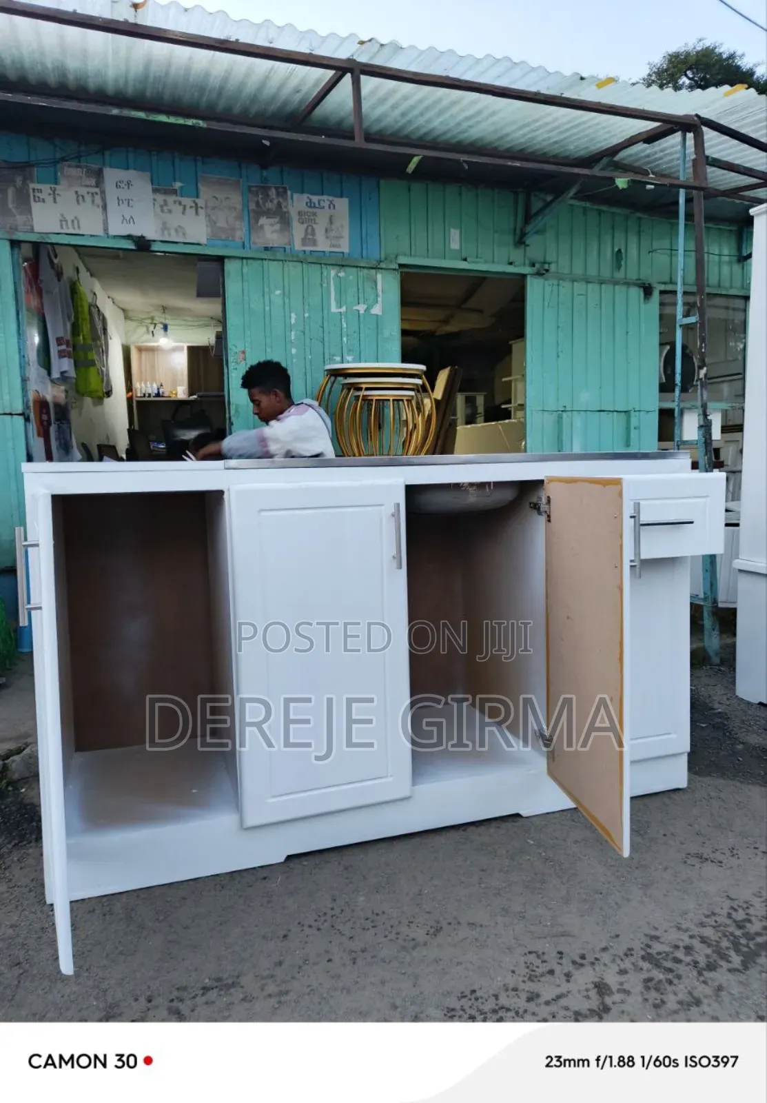 1,60cm ሲንክ ያለው ኪችን ካብኔት