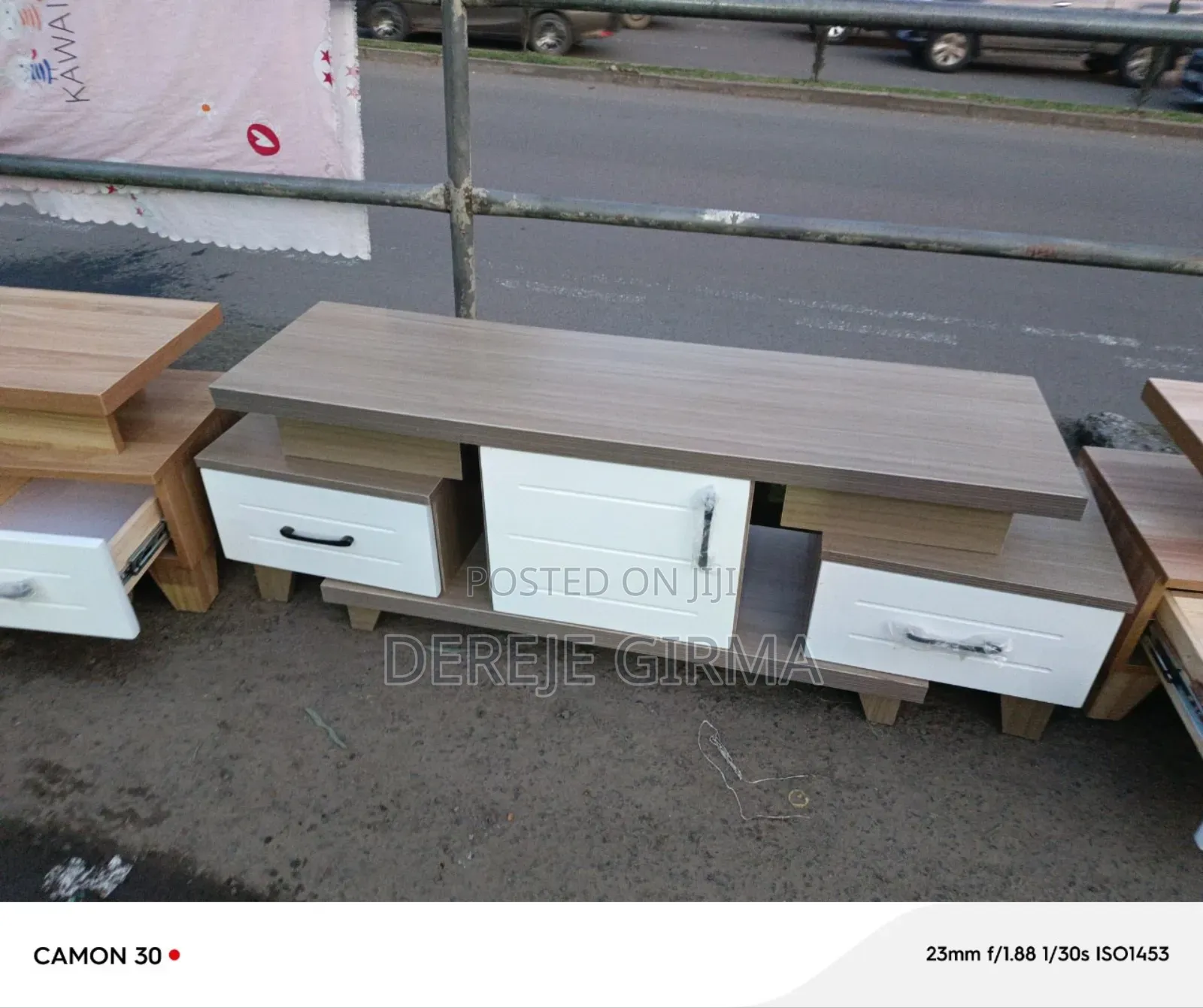 1,20cm ላምኔት ቲቪ ስታንድ