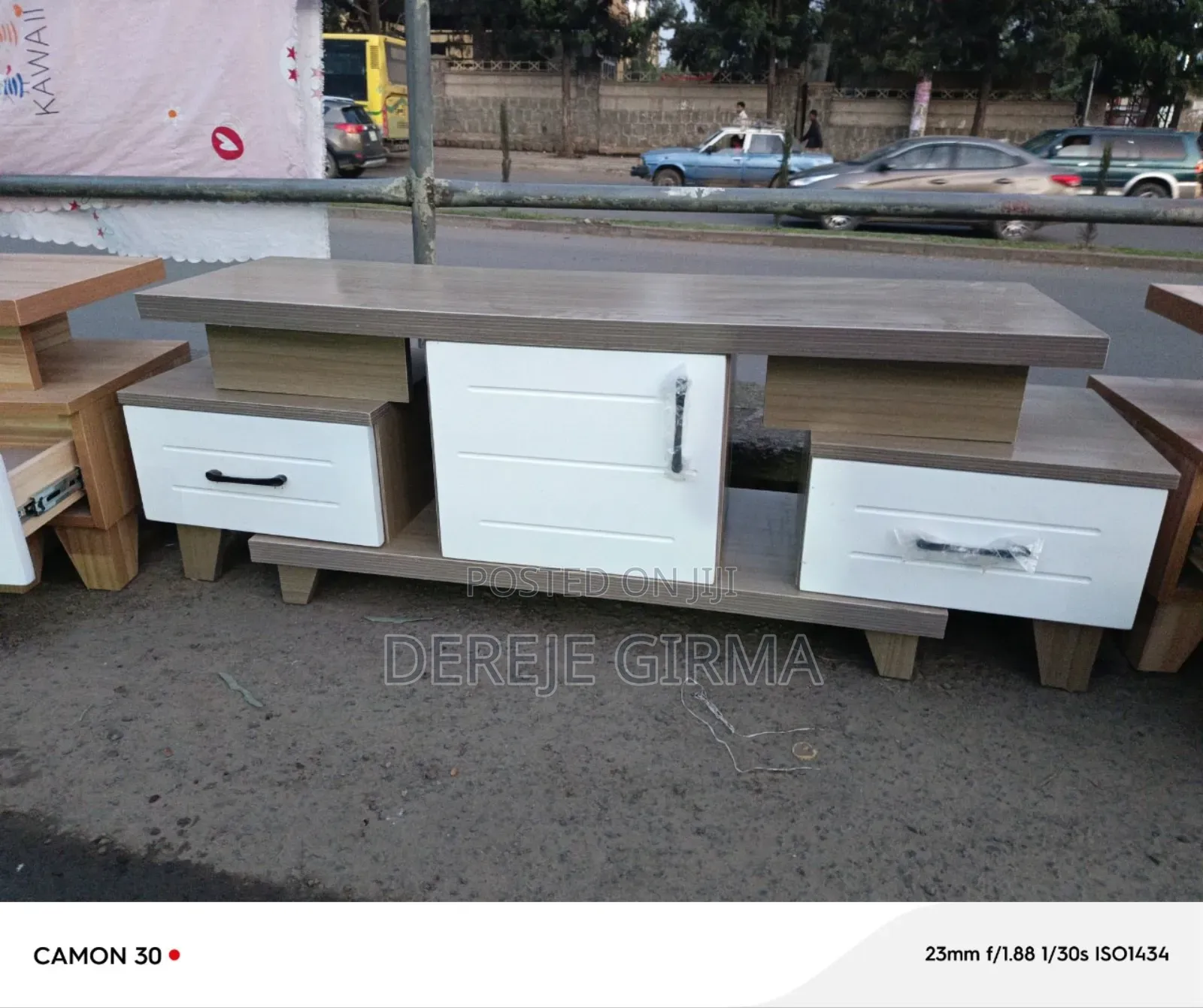 1,20cm ላምኔት ቲቪ ስታንድ