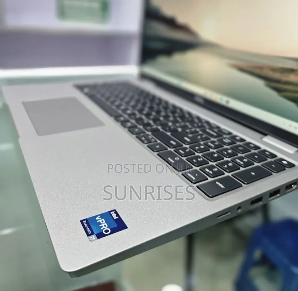 New Laptop Dell Latitude 14 5404 16GB Intel Core I7 SSD 512GB