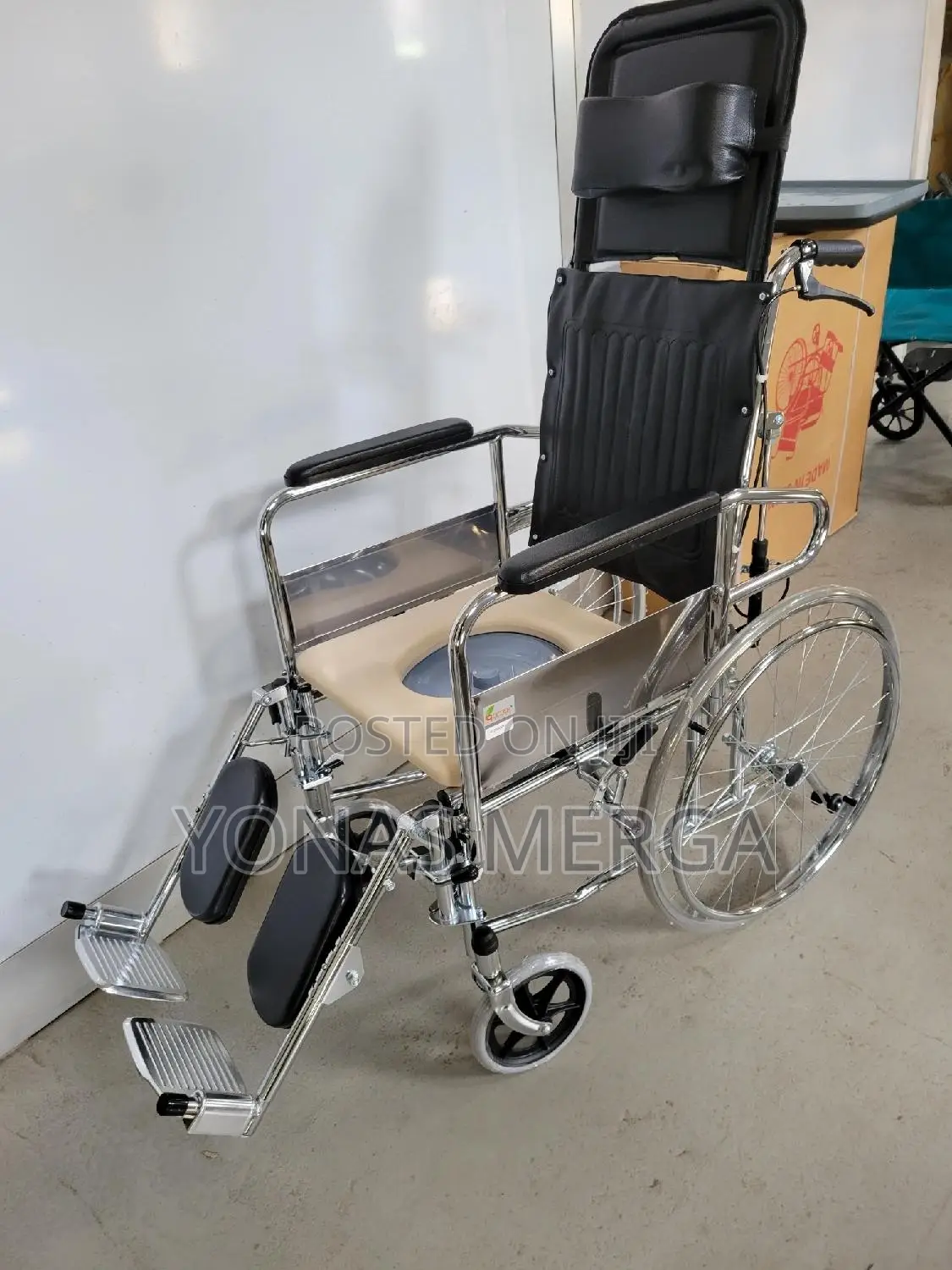Toilet Wheelchair/Wheelchair/Commode Chair+Removable Bucket