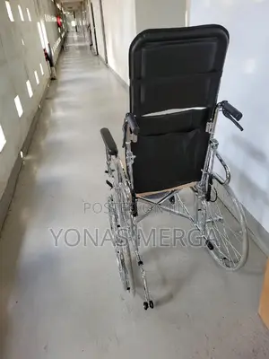Popo Wheelchair 150kg አልሙኒየም Plastic Commode Folding Chair