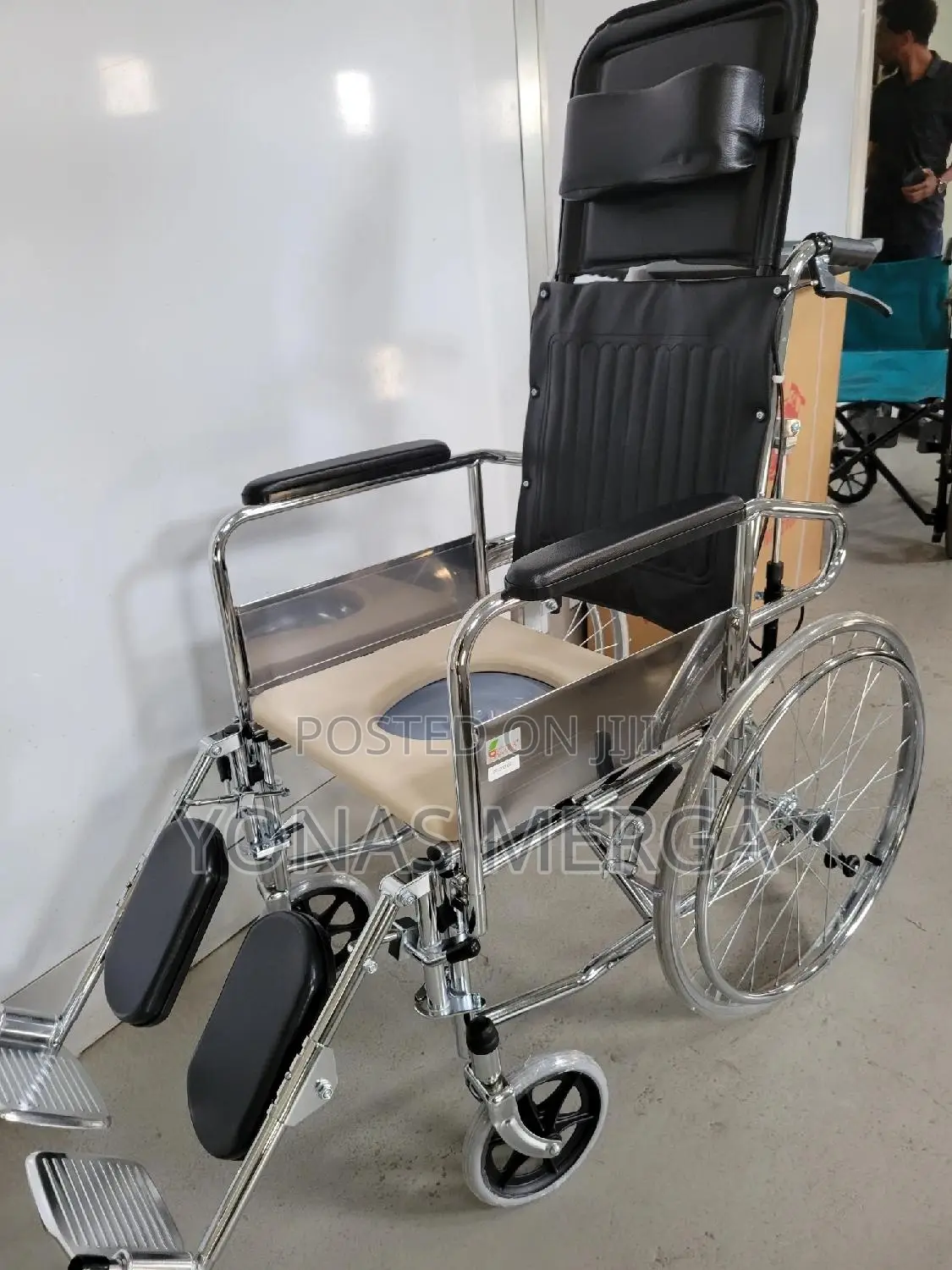 Popo Wheelchair 150kg አልሙኒየም Plastic Commode Folding Chair