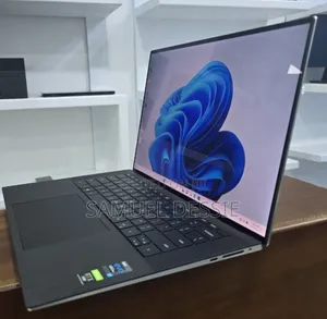 New Laptop Dell XPS 15 32GB Intel Core I7 SSD 1T