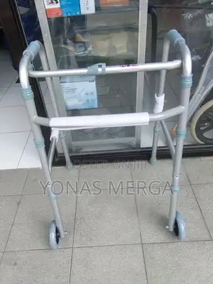 Photo - Walker/Waker/Walker/Walker/With Wheel, Push Button Lock