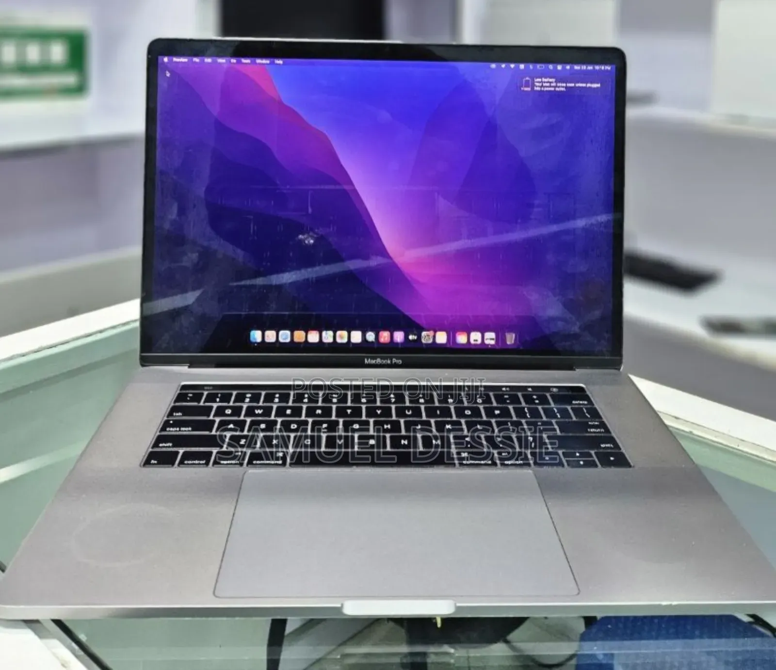 New Laptop Apple MacBook Pro 2016 16GB Intel Core I7 SSD 256GB