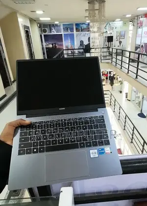 Photo - New Laptop Huawei MateBook 13 WRT-W29E 16GB Intel Core I5 SSD 512GB