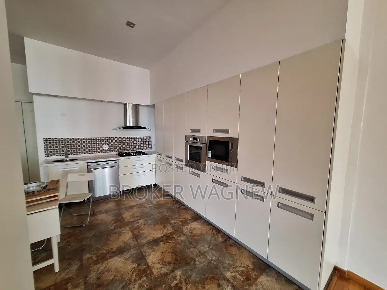 3bdrm Apartment in Bole for rent