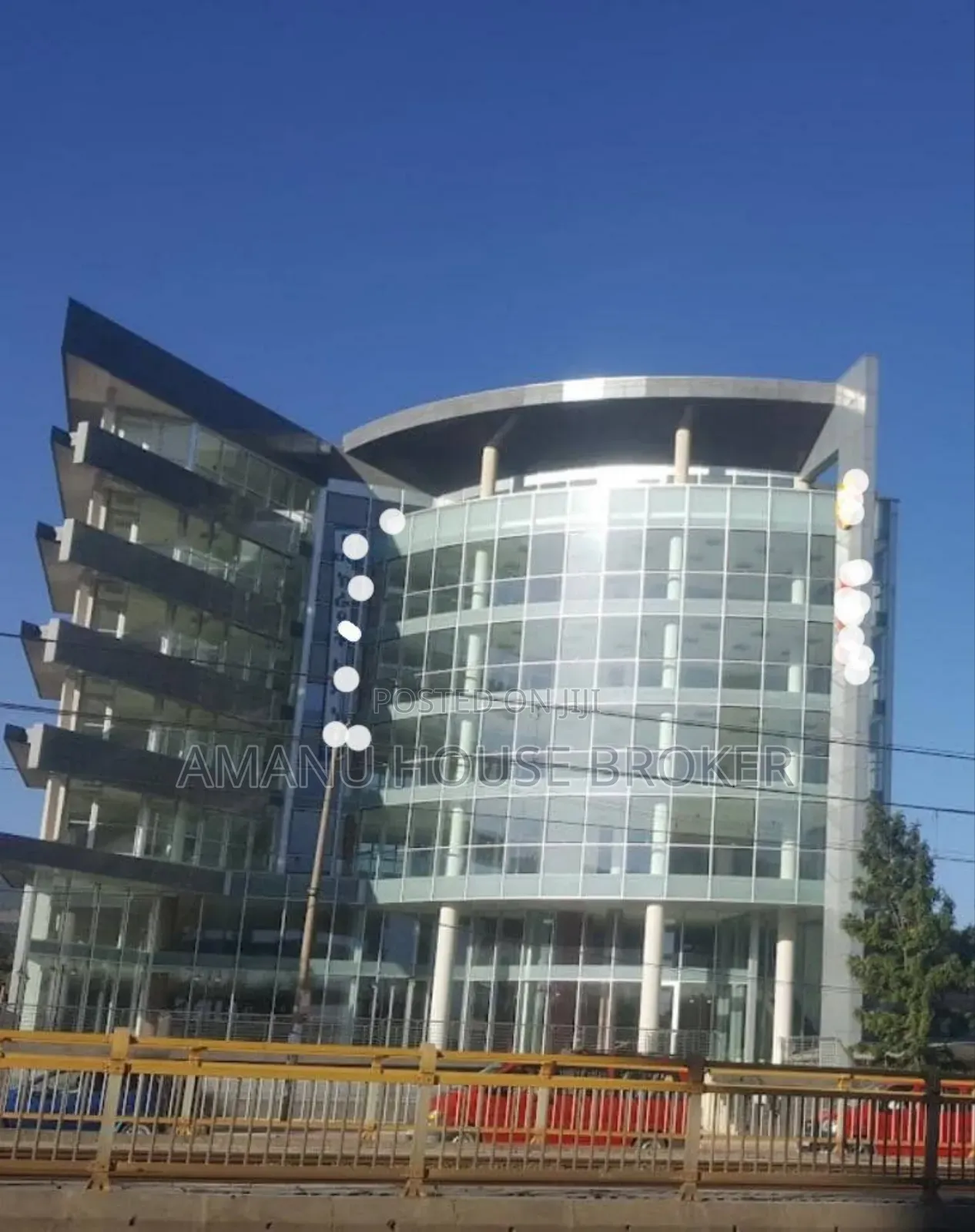 Building Fo Rent Beautiful for 1,000 People Of