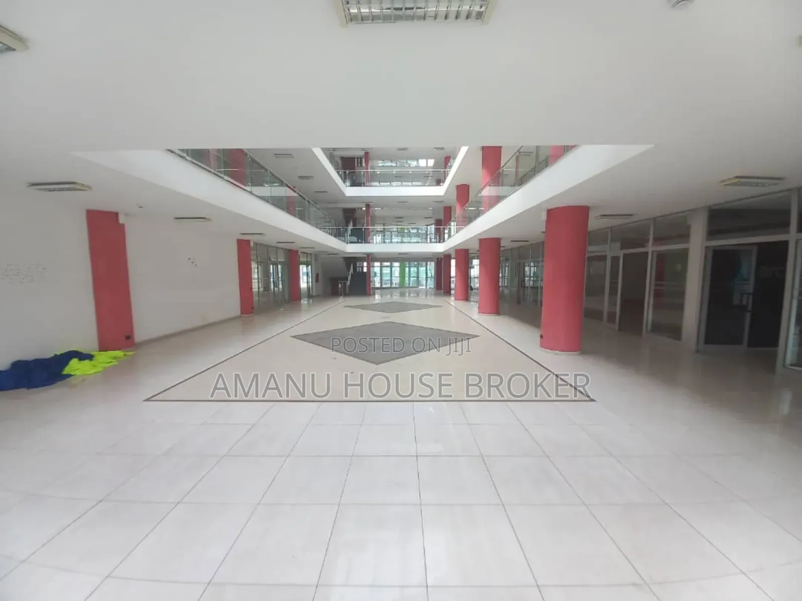 Building Fo Rent Beautiful for 1,000 People Of