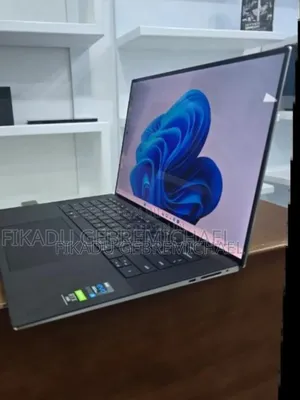 New Laptop Dell XPS 15 32GB Intel Core i7 SSD 1T