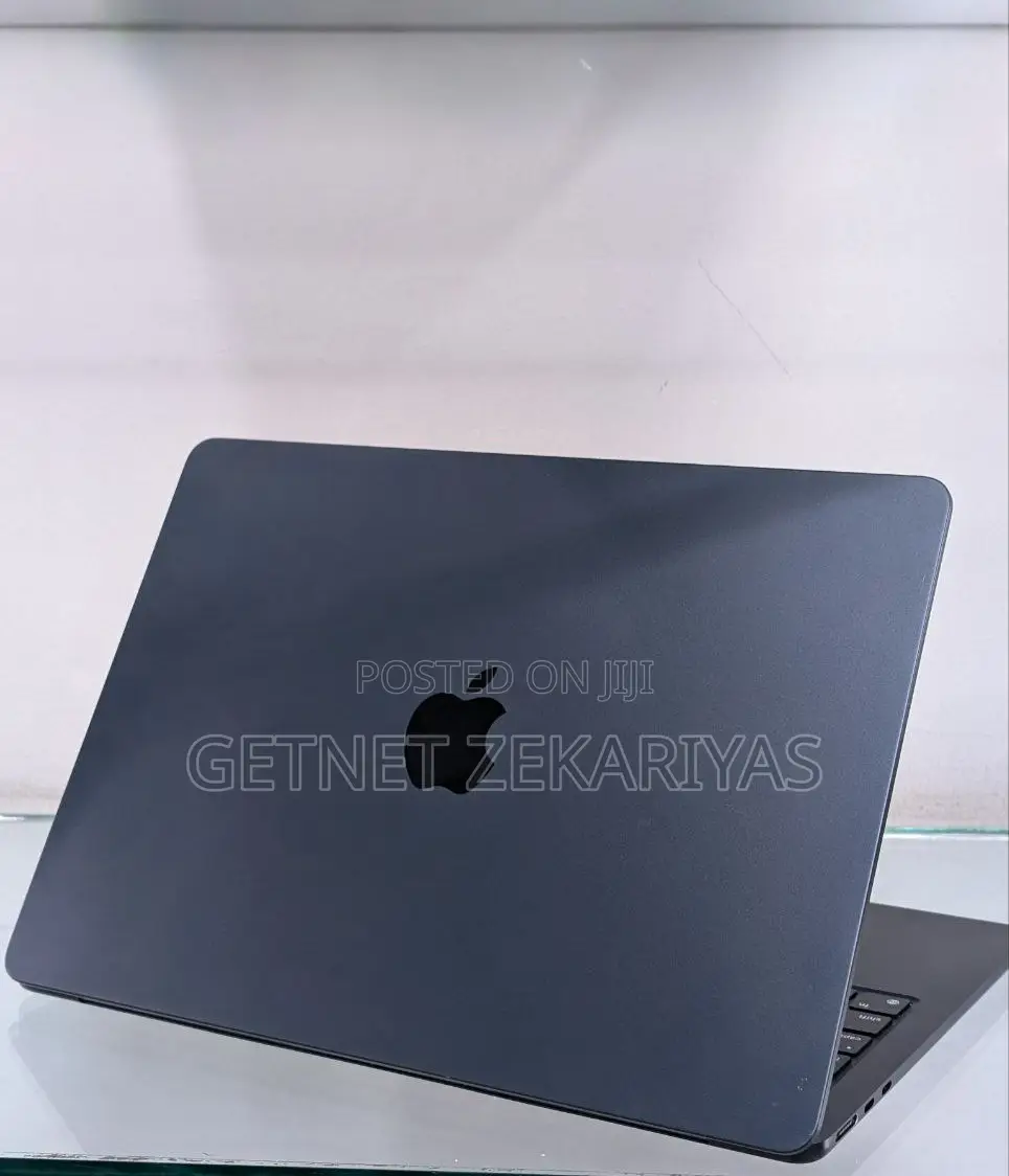 New Laptop Apple MacBook Air 2023 M2 8GB Apple M2 SSD 256GB