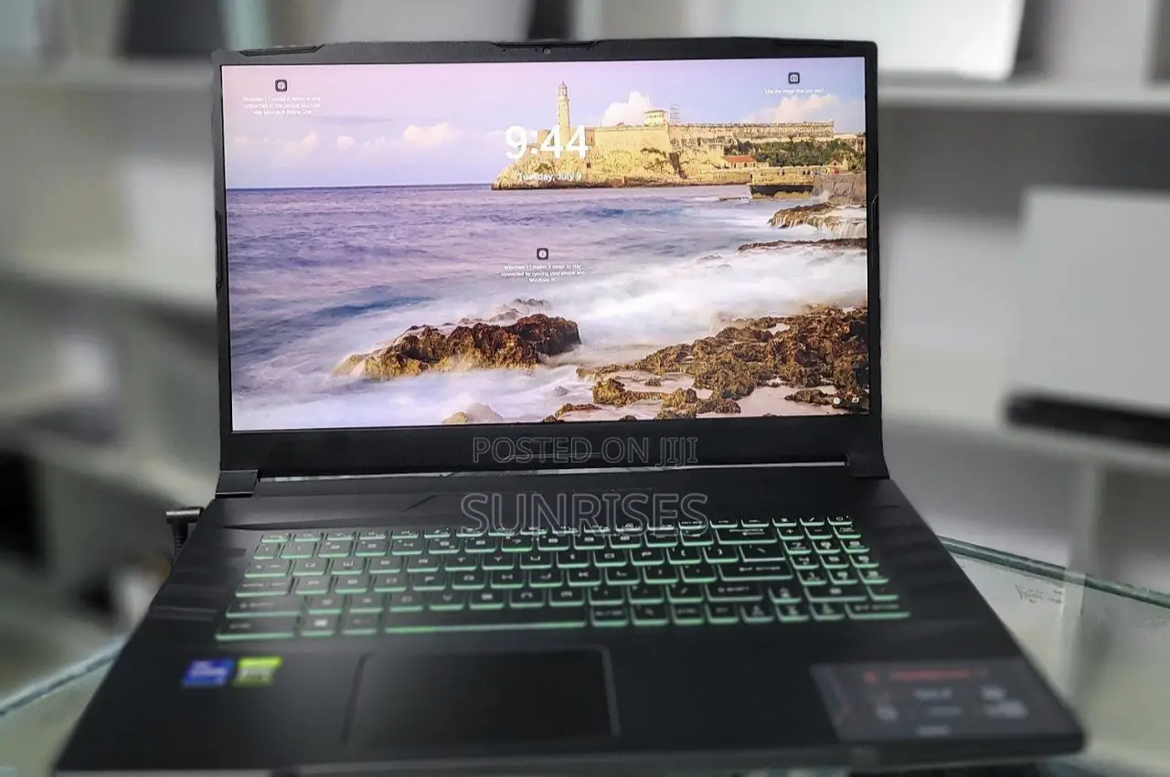 New Laptop MSI Crosshair 17 16GB Intel Core I7 SSD 512GB