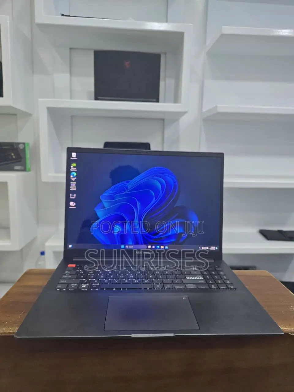 New Laptop Asus Vivobook 16 16GB Intel Core I7 SSD 1T