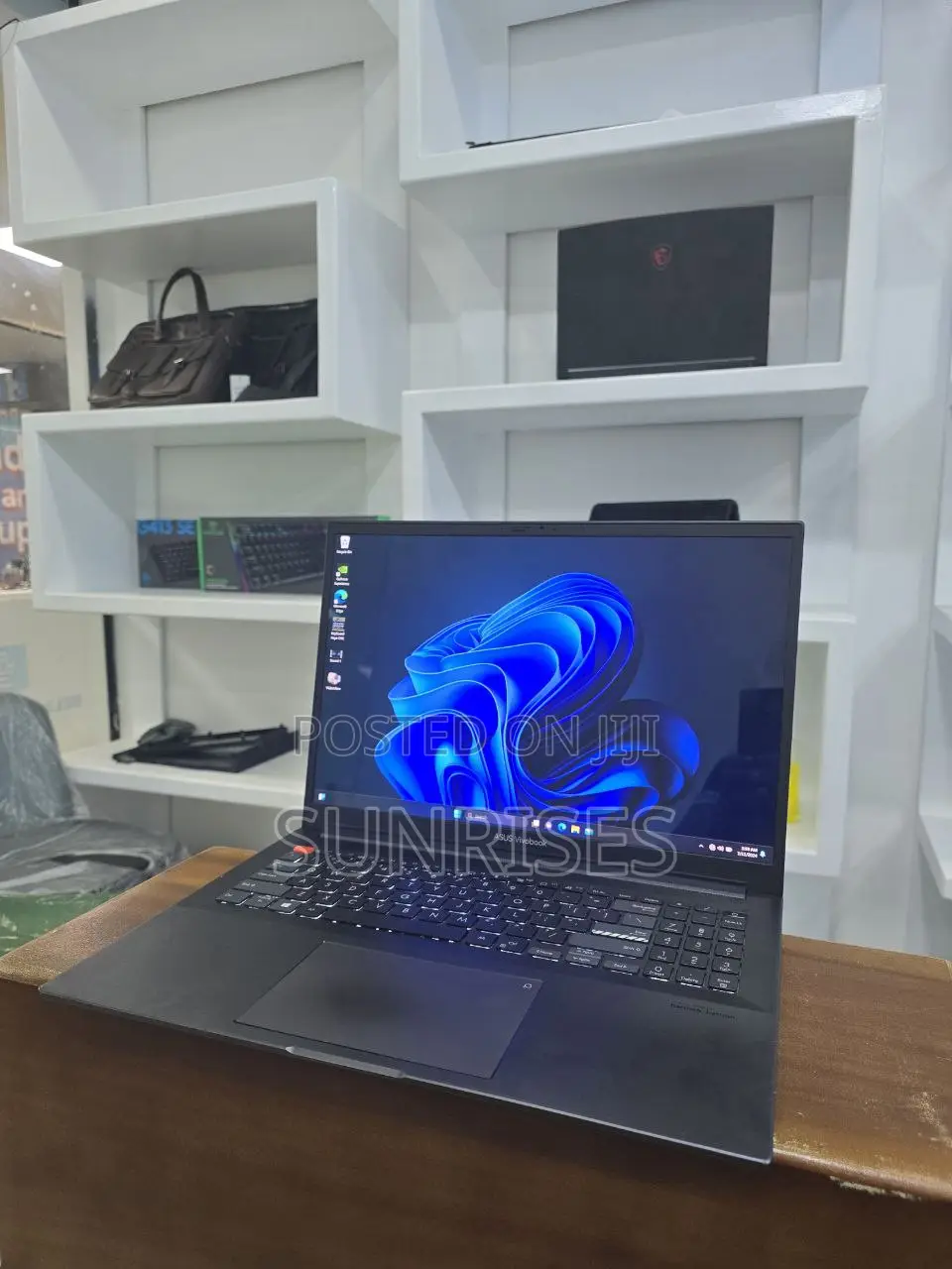 New Laptop Asus Vivobook 16 16GB Intel Core I7 SSD 1T