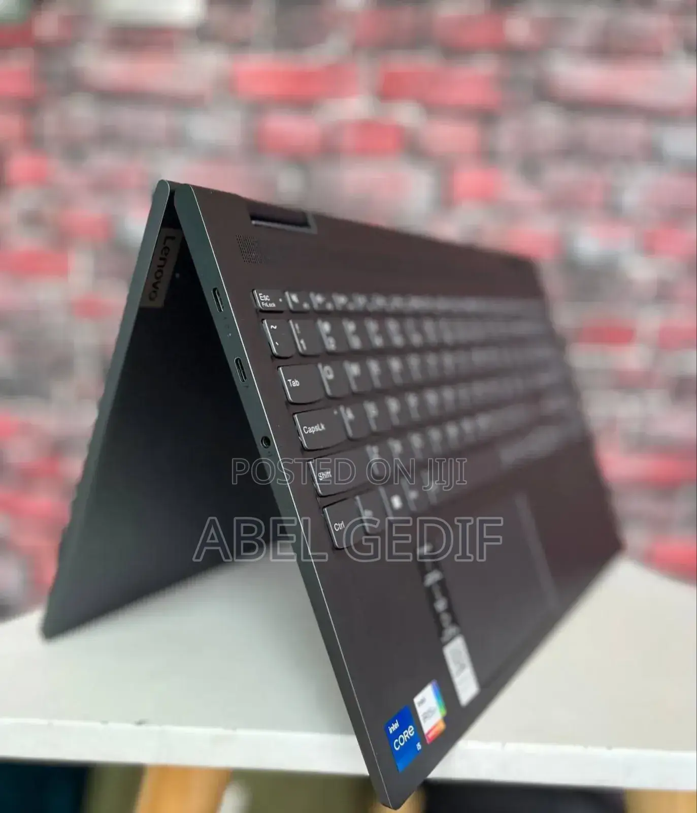 New Laptop Lenovo Yoga 700 12GB Intel Core I5 SSD 512GB