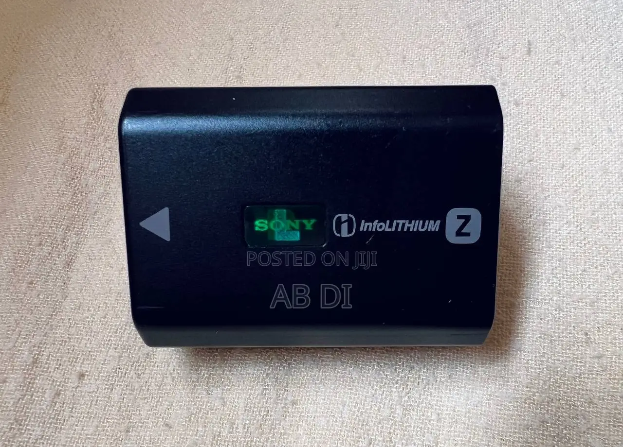 Sony NP -FZ100 Rechargeable Lithium -Ion Battery ( 2280mah)