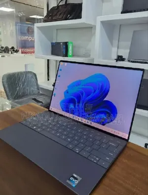 New Laptop Dell XPS 15 32GB Intel Core i7 SSD 1T