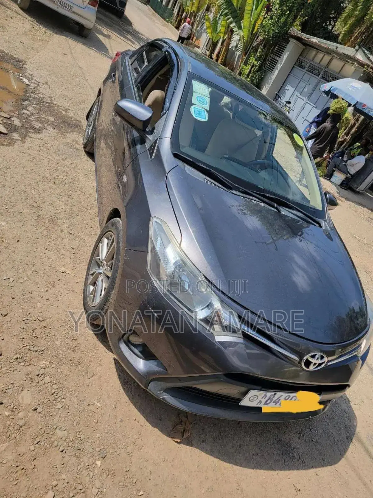 Toyota Yaris 2016 Gray