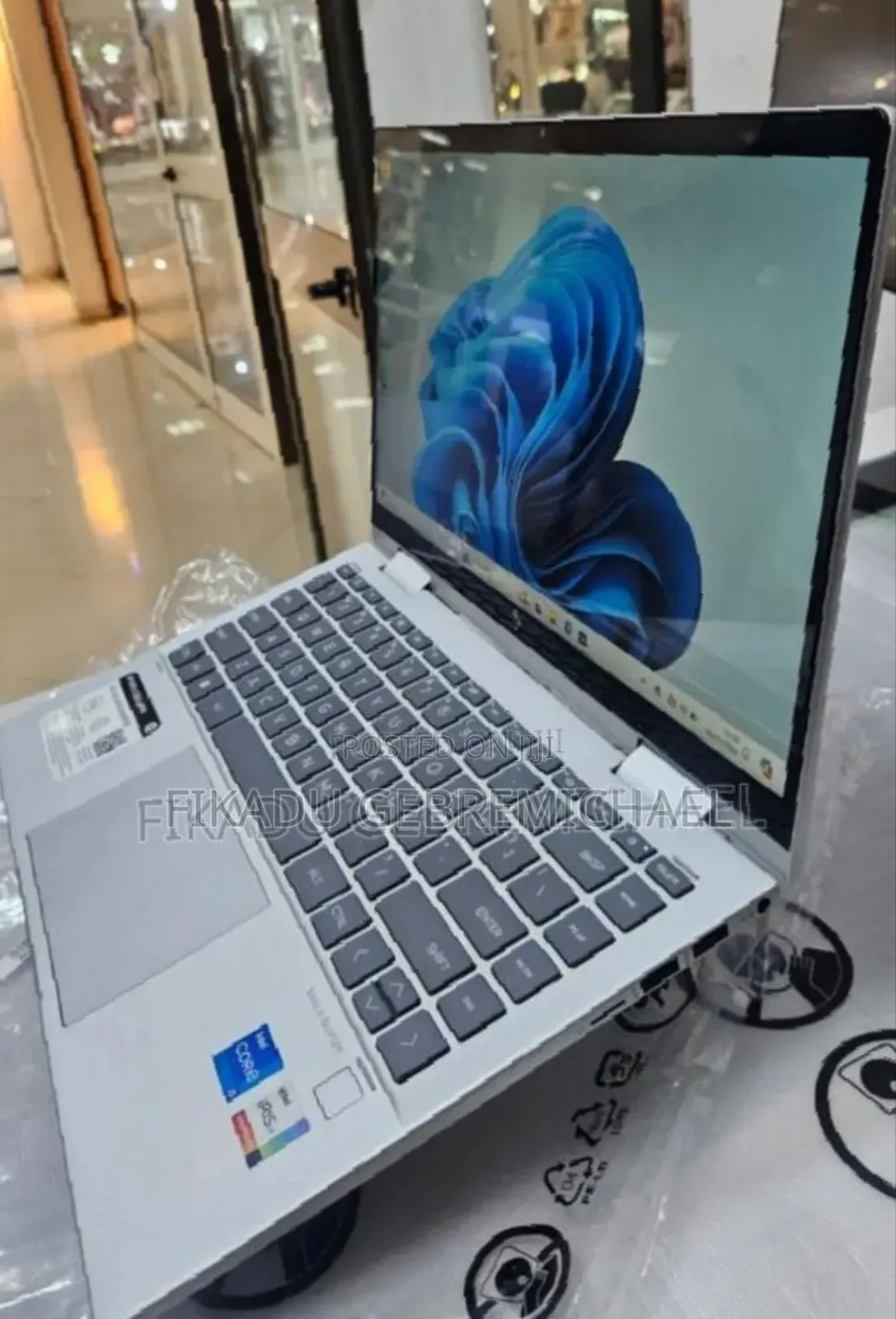 New Laptop HP Envy X360 8GB Intel Core i5 SSD 512GB