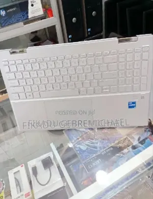 New Laptop HP Pavilion 15 8GB Intel Core i5 SSD 512GB