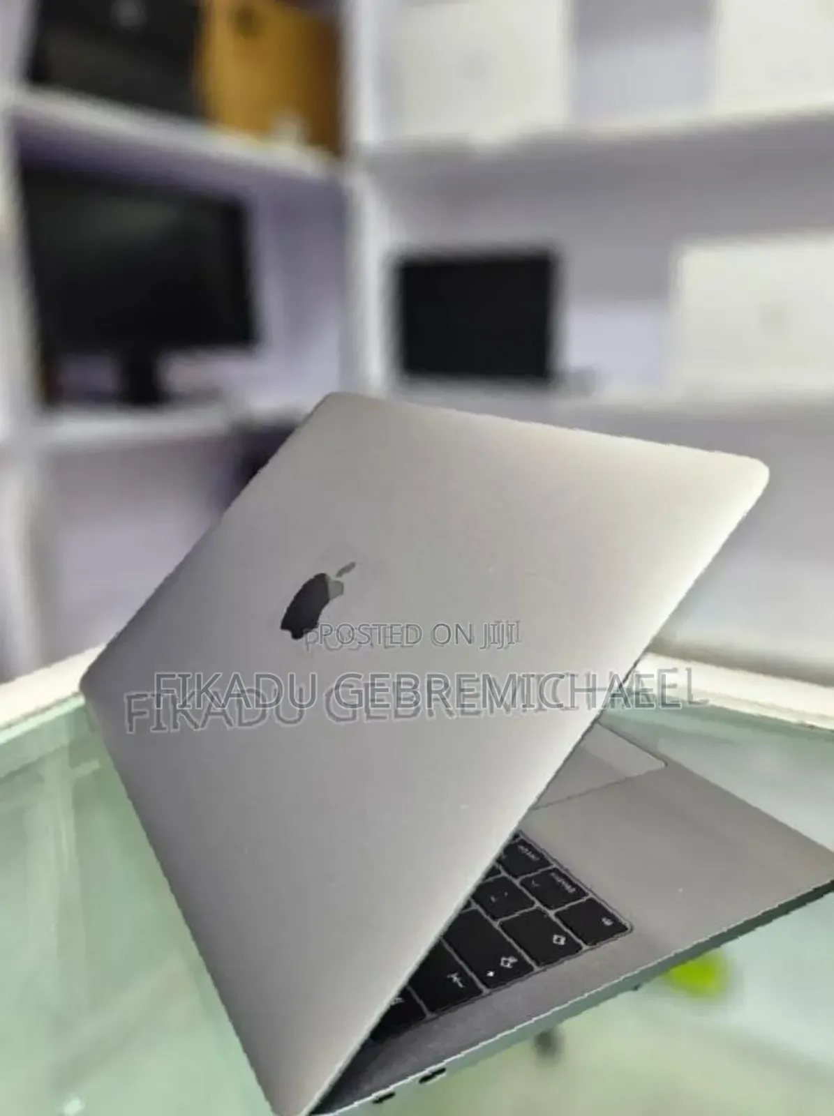 New Laptop Apple MacBook Pro 2017 16GB Intel Core i5 SSD 256GB