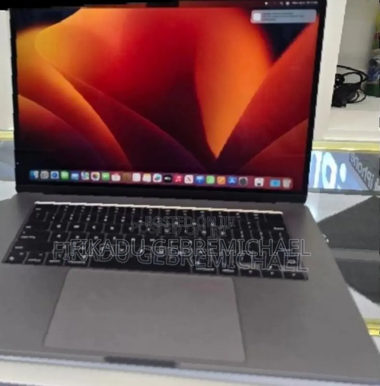 New Laptop Apple MacBook Air 2022 M2 8GB Apple M2 SSD 256GB