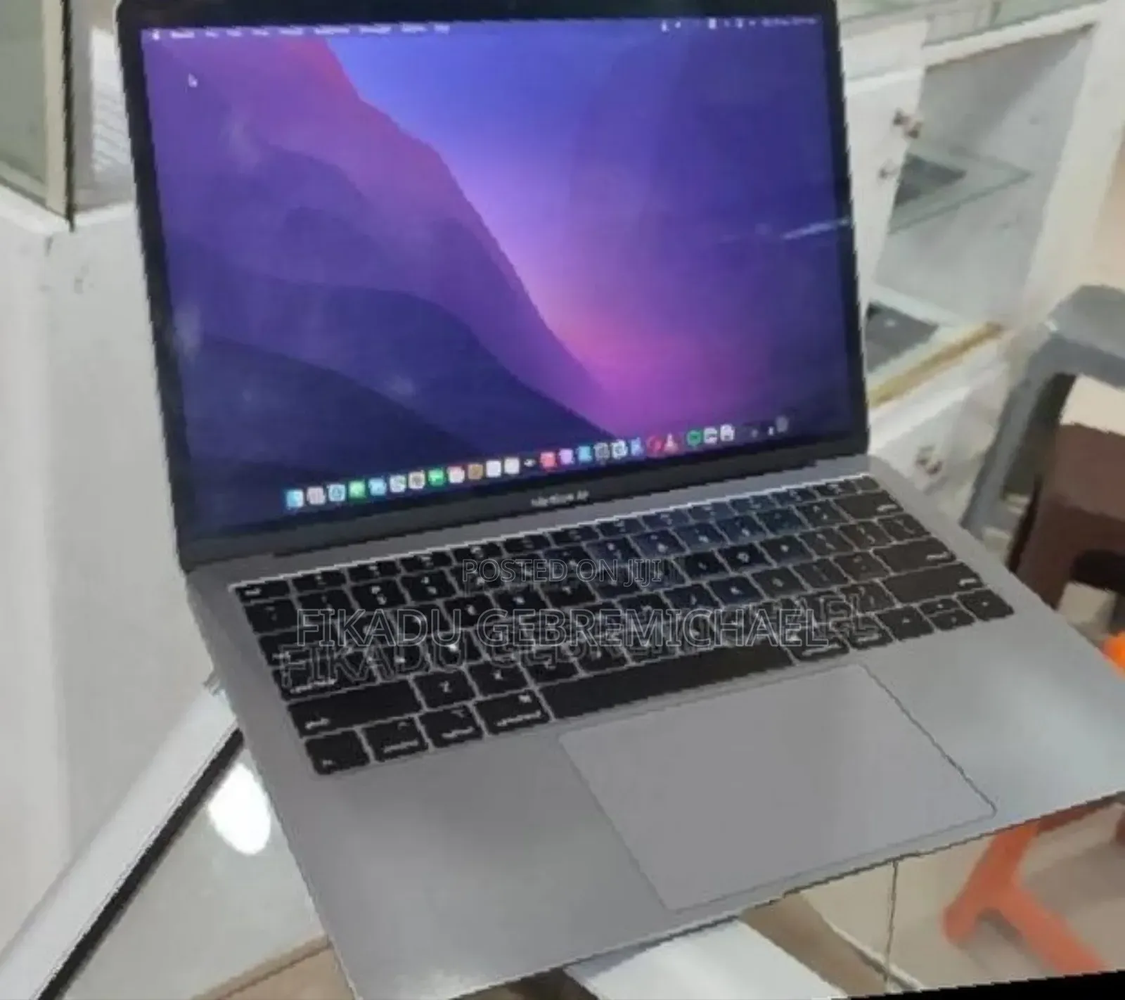 New Laptop Apple MacBook Air 2019 8GB Intel Core i5 SSD 256GB