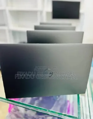 New Laptop Dell XPS 15 32GB Intel Core i7 SSD 512GB