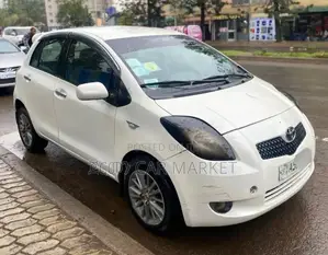 Photo - Toyota Yaris 1.3 VVT-i Automatic 2008 White
