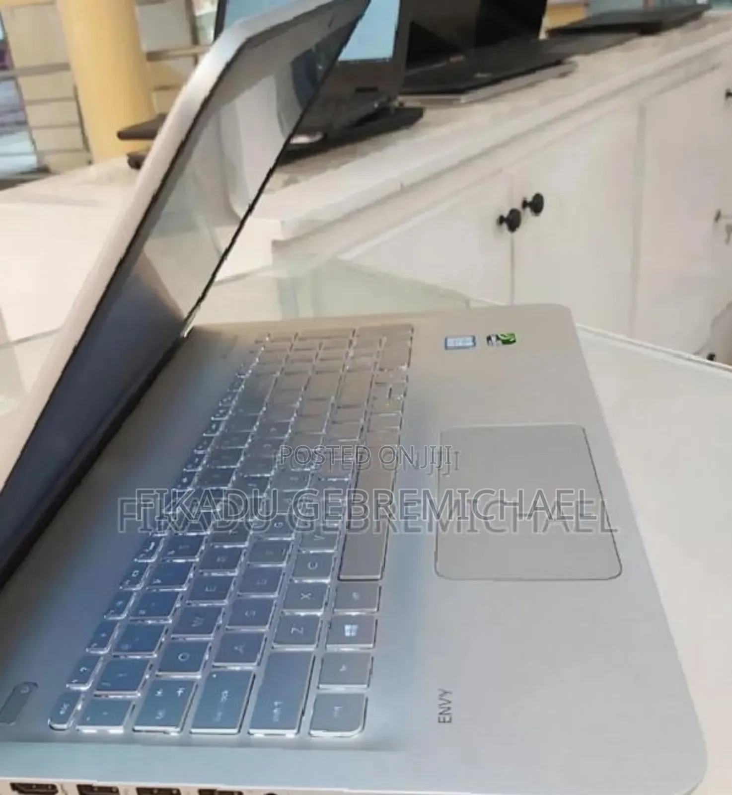 New Laptop HP Envy 15 16GB Intel Core i5 SSHD (Hybrid) 1T