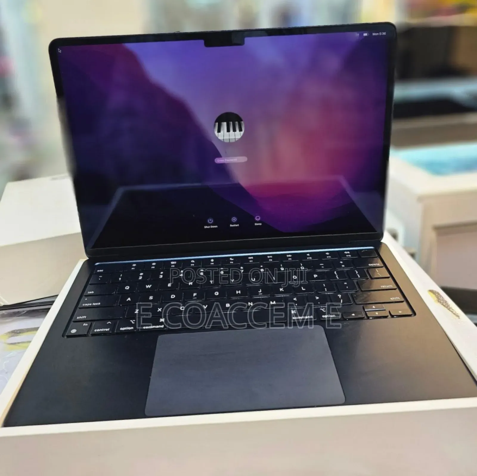 New Laptop Apple MacBook 8GB Intel Core I5 SSD 256GB