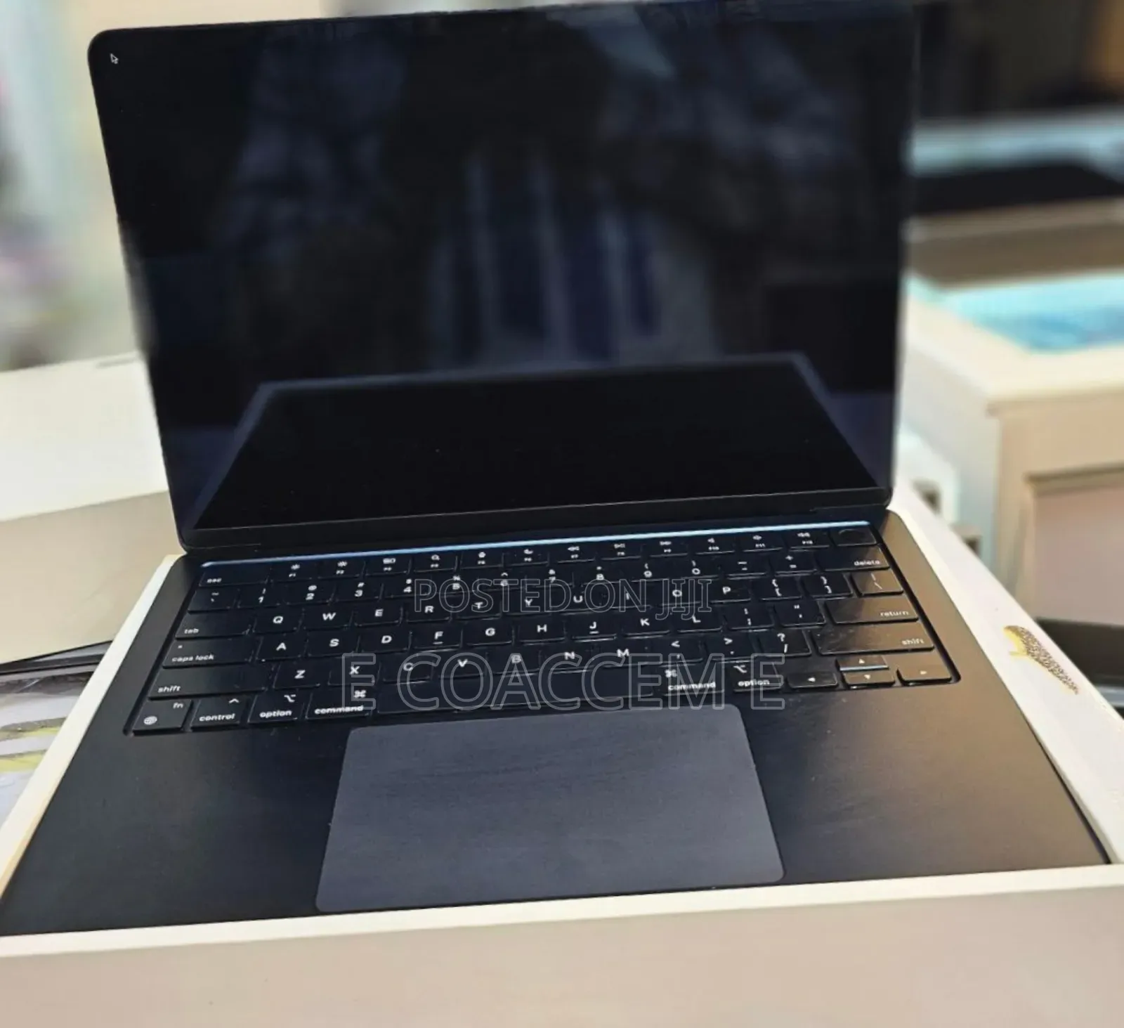 New Laptop Apple MacBook 8GB Intel Core I5 SSD 256GB