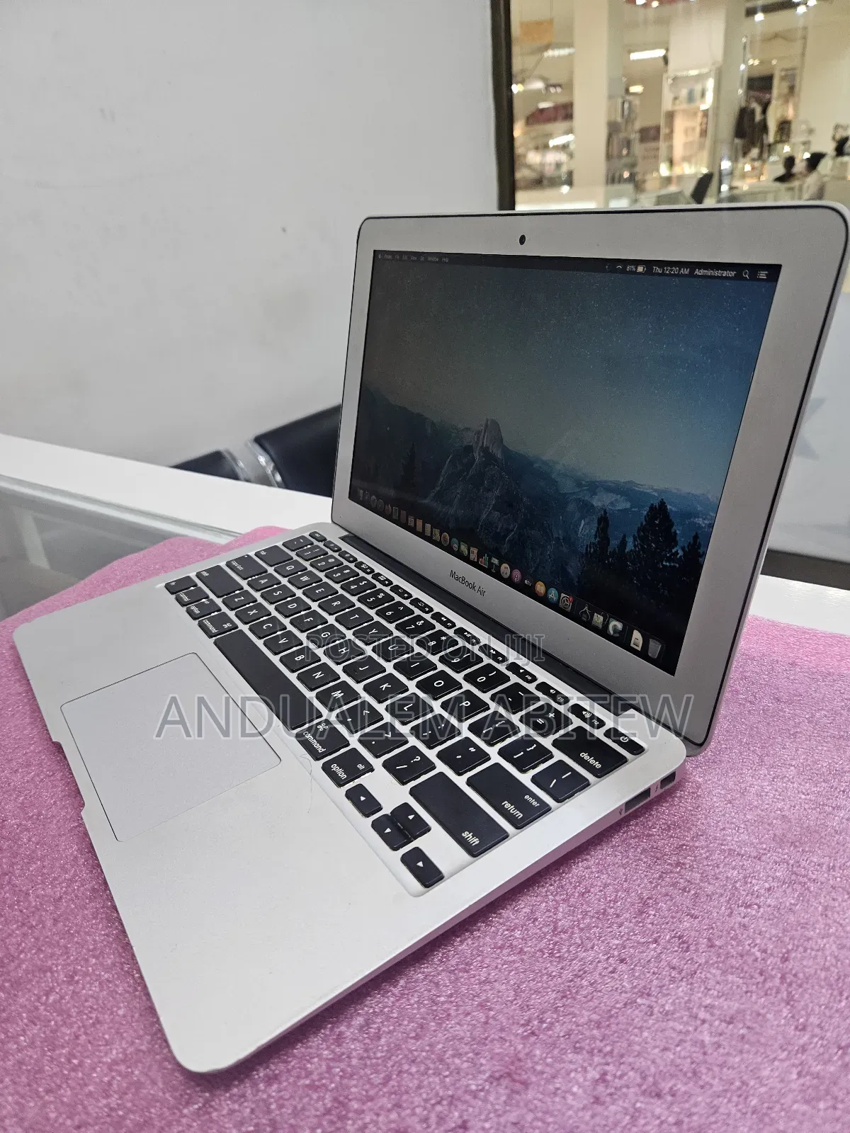 New Laptop Apple MacBook Air 2015 4GB Intel Core I5 SSD 128GB