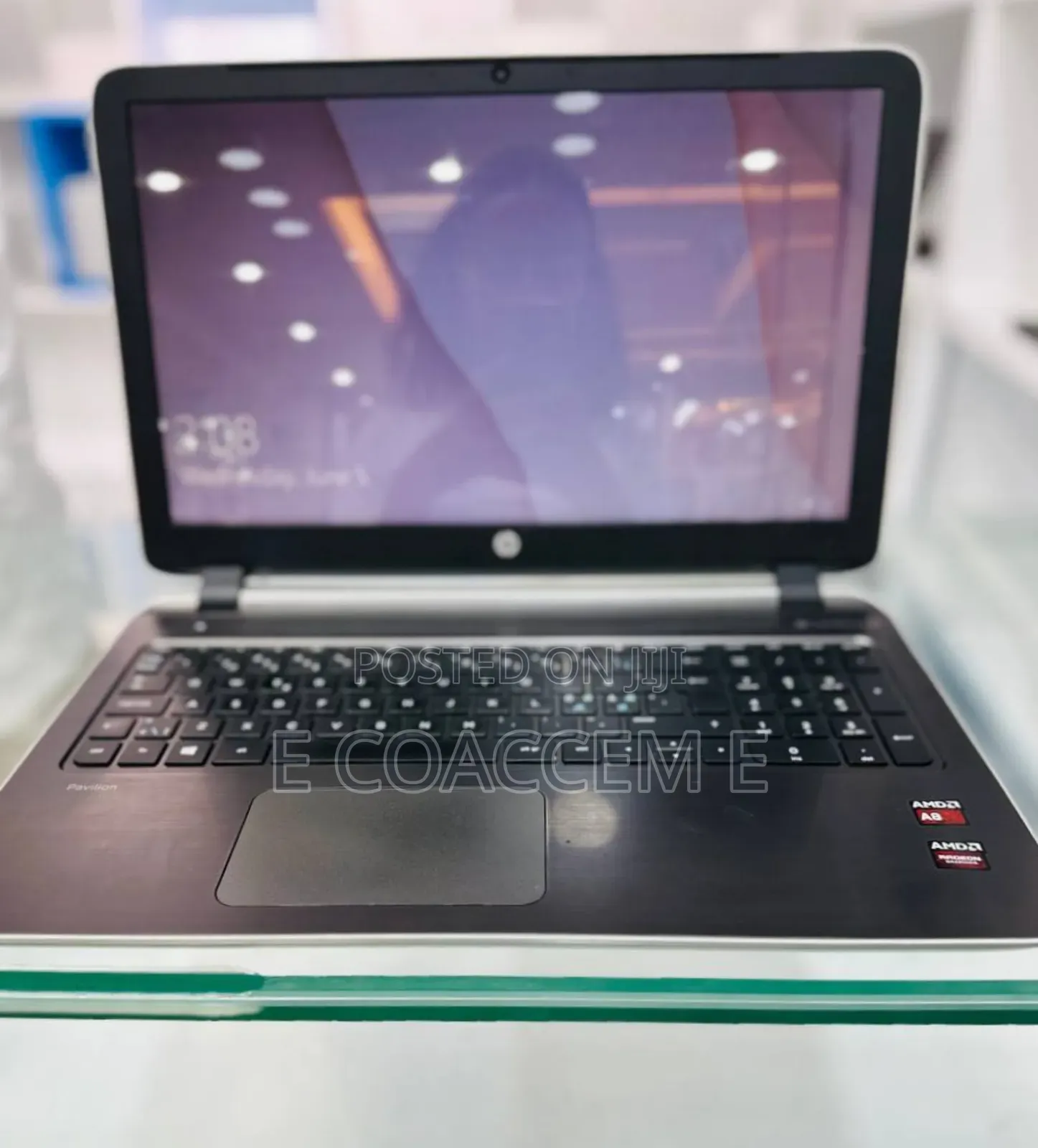 New Laptop Dell 8GB AMD A8 HDD 1T