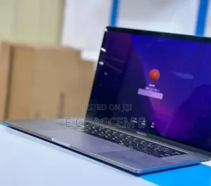 Photo - New Laptop Apple MacBook 16GB Intel Core I7 SSD 512GB