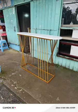 Photo - የዳር ጠረጴዛ / Table