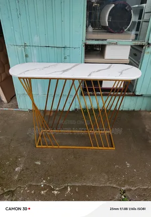 የዳር ጠረጴዛ / Table