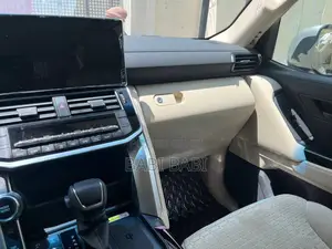 Toyota Land Cruiser 2023 Gold