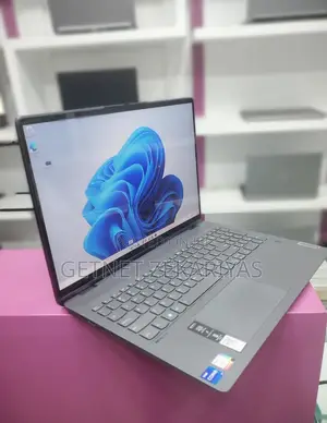 New Laptop Lenovo Flex 5 16GB Intel Core I7 SSD 512GB